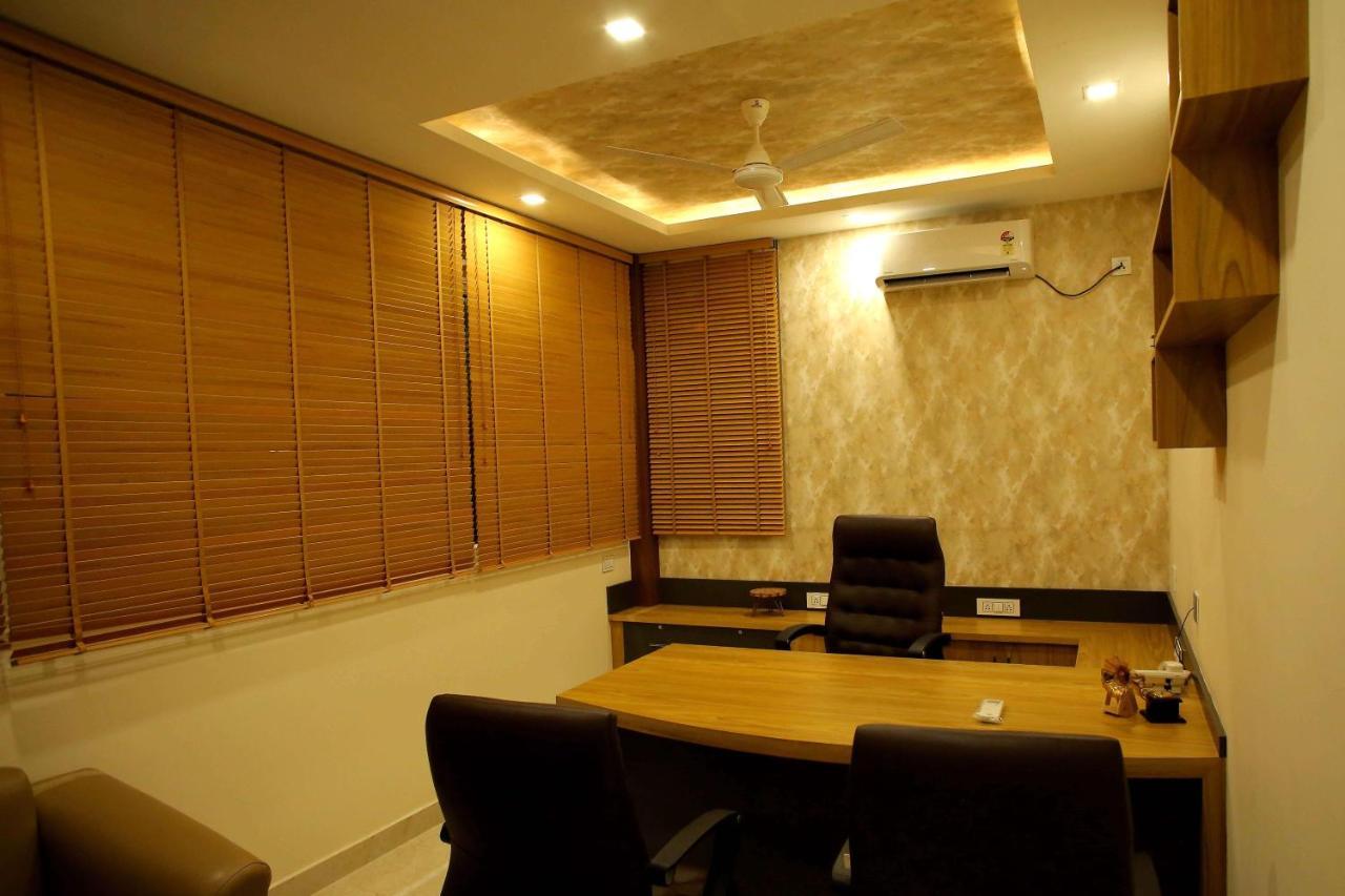 Kira Palace Residency Hotell Ernakulam Eksteriør bilde
