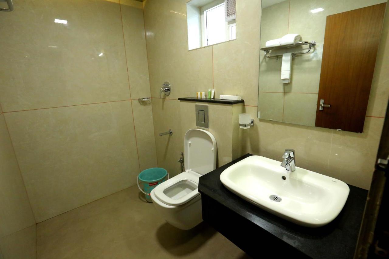 Kira Palace Residency Hotell Ernakulam Eksteriør bilde