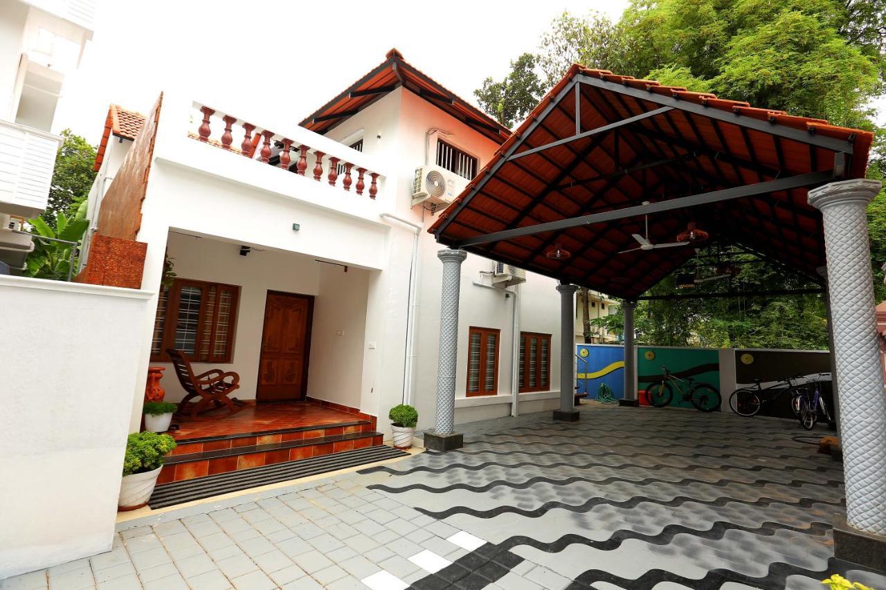 Kira Palace Residency Hotell Ernakulam Eksteriør bilde