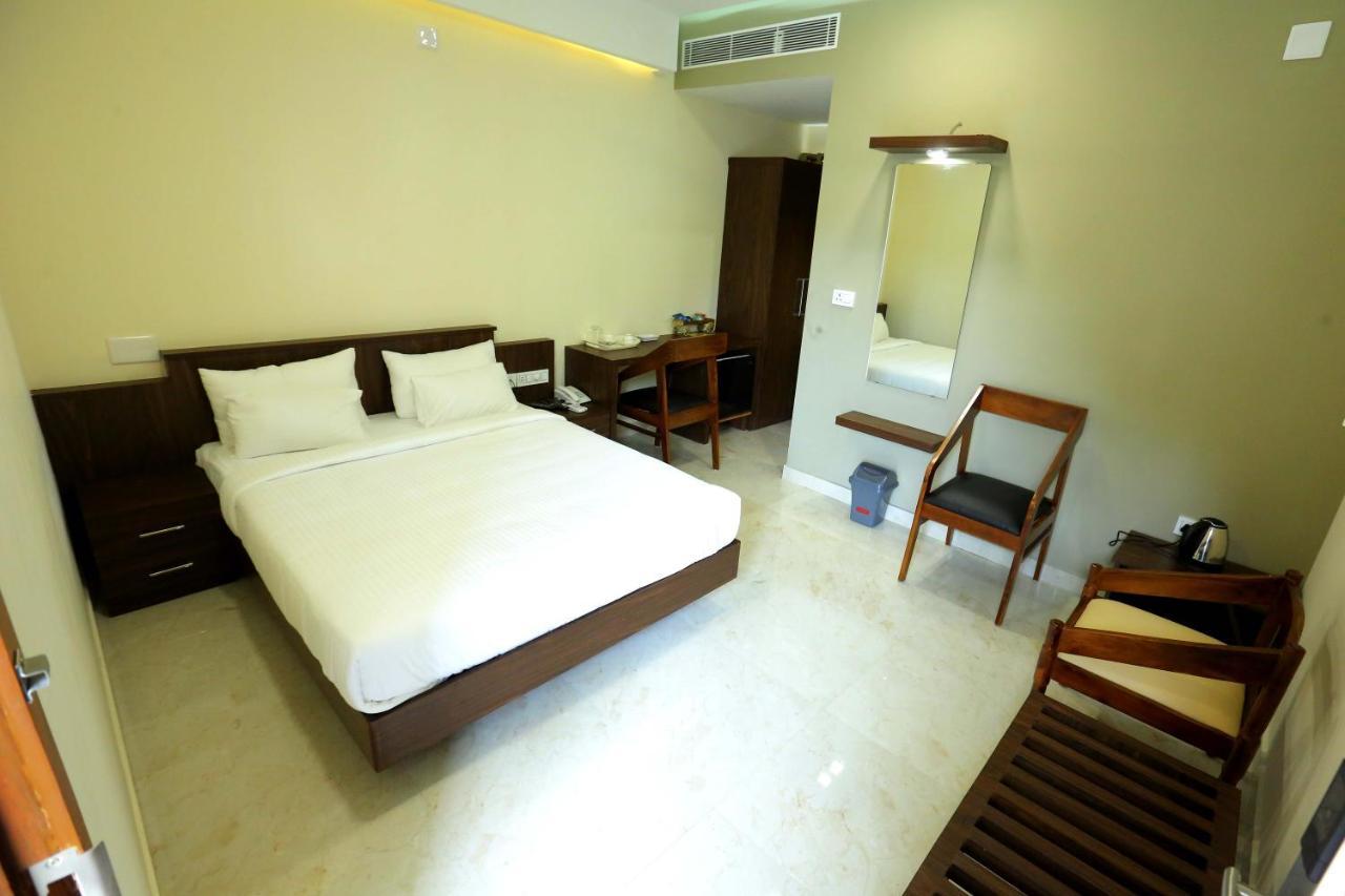 Kira Palace Residency Hotell Ernakulam Eksteriør bilde