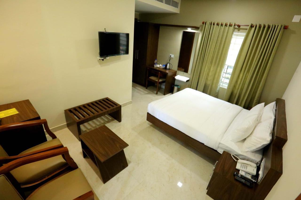 Kira Palace Residency Hotell Ernakulam Eksteriør bilde