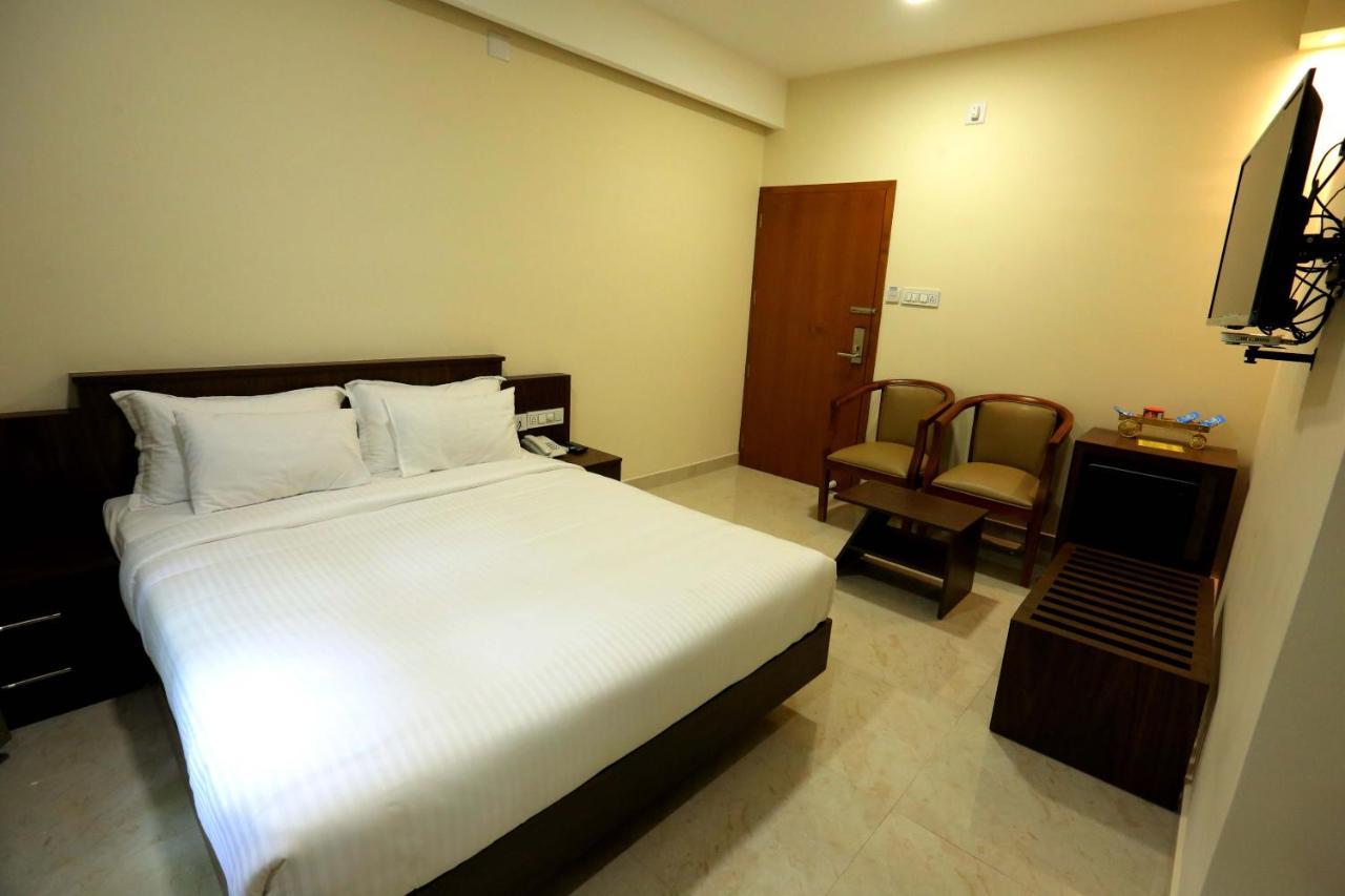 Kira Palace Residency Hotell Ernakulam Eksteriør bilde